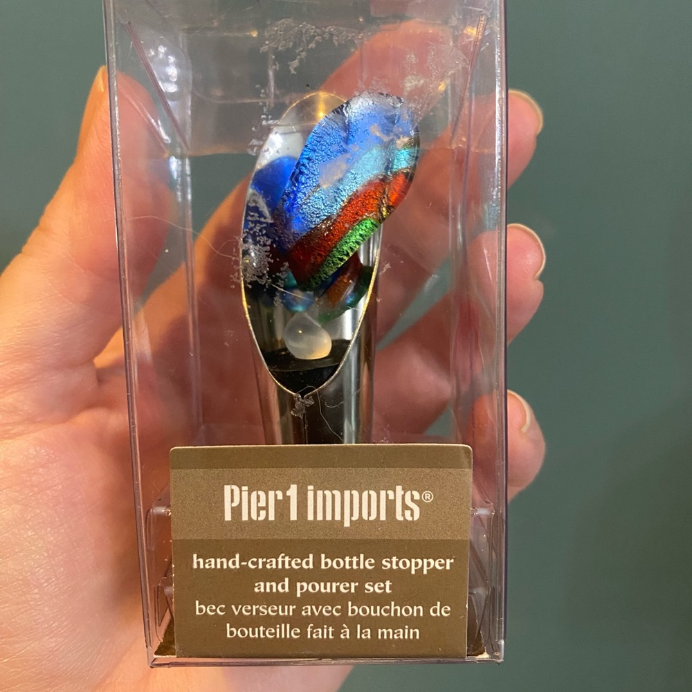 New Pier 1 Art Glass Wine Pourer and Stopper